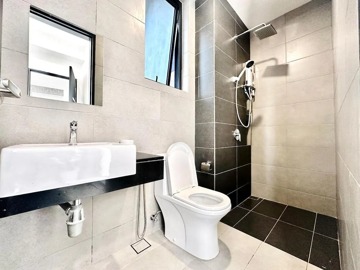 Peaceful Abode Familystay 3 Bedroom 10 Pax جورج تاون