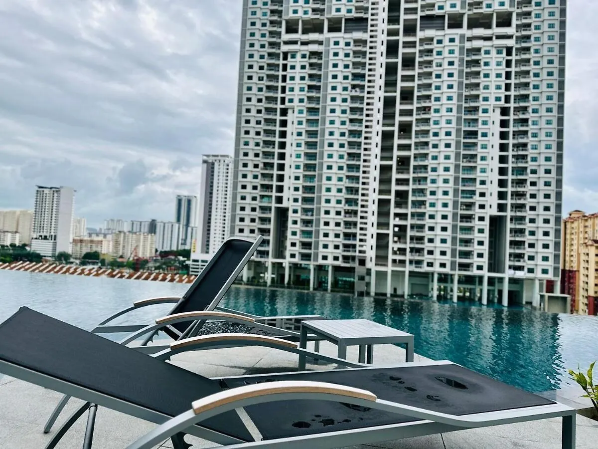 Peaceful Abode Familystay 3 Bedroom 10 Pax جورج تاون شقة