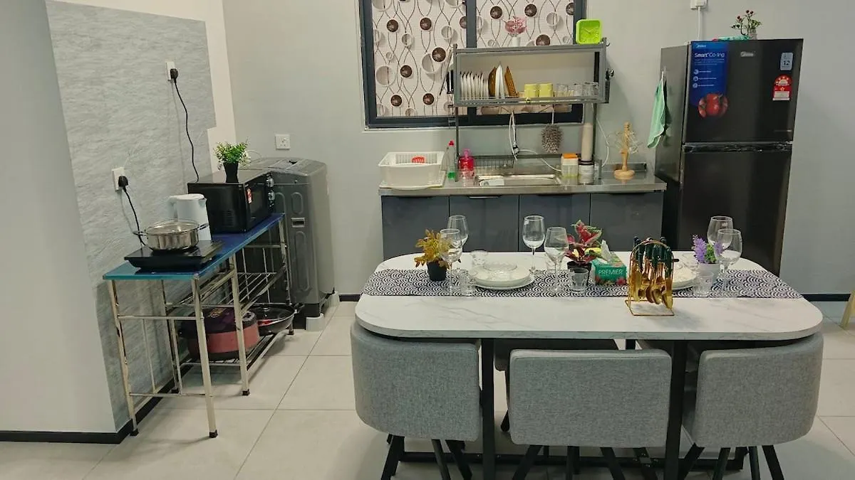Peaceful Abode Familystay 3 Bedroom 10 Pax جورج تاون شقة